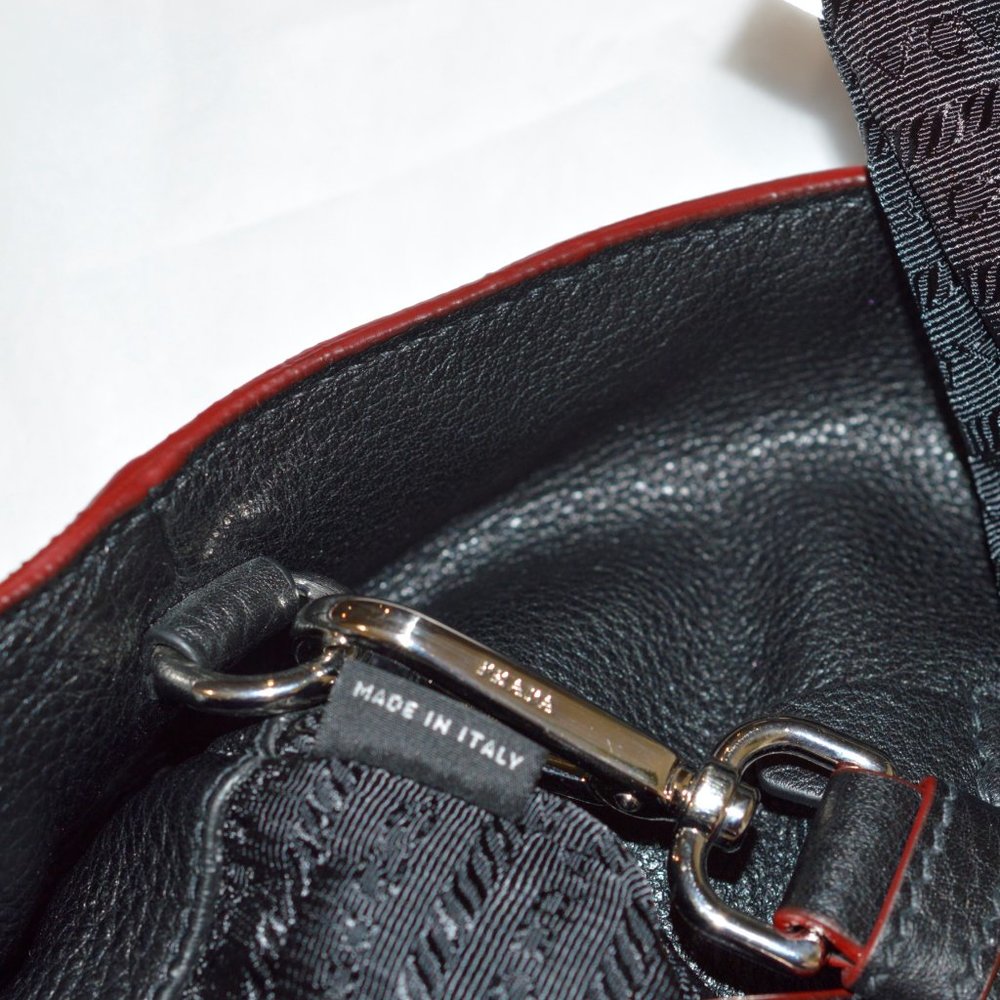 New Prada Crossbody Tote in Silver Perfect Thickness Italian Leather W Tags - Picture 6 of 12